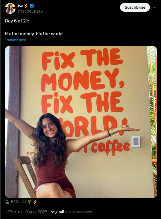 La bitcoiner Isabella creando el primer Bitcoin Café de Isla Mujeres en México.