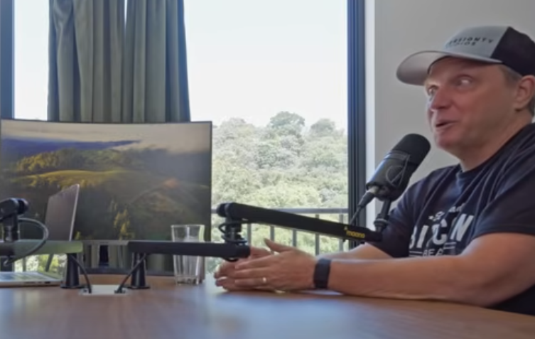 Mike Peterseon, líder de Bitcoin Beach de El Salvador.