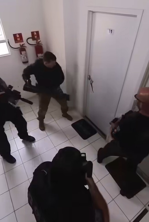 Allanamiento por parte de las fuerzas de seguridad.