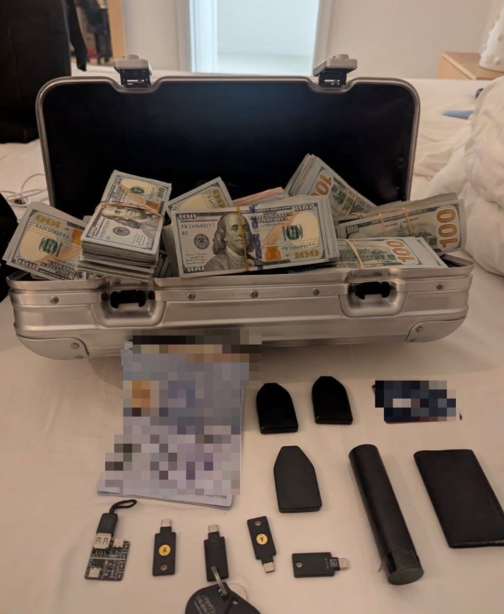 Maletín de Daghita que fue confiscado por el FBI.