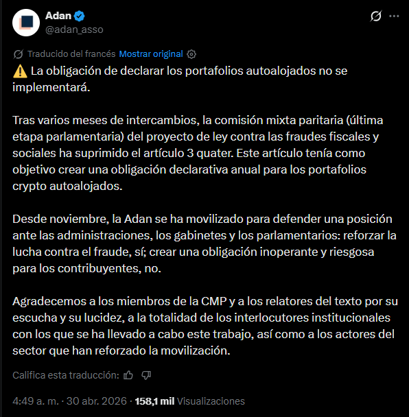 Captura de pantalla de una publicación en X de la cuenta oficial de Adan, donde se informa en español la supresión del artículo 3 quater del proyecto de ley contra el fraude fiscal en Francia, eliminando así la obligación de declarar anualmente los portafolios de criptomonedas autocustodiados.