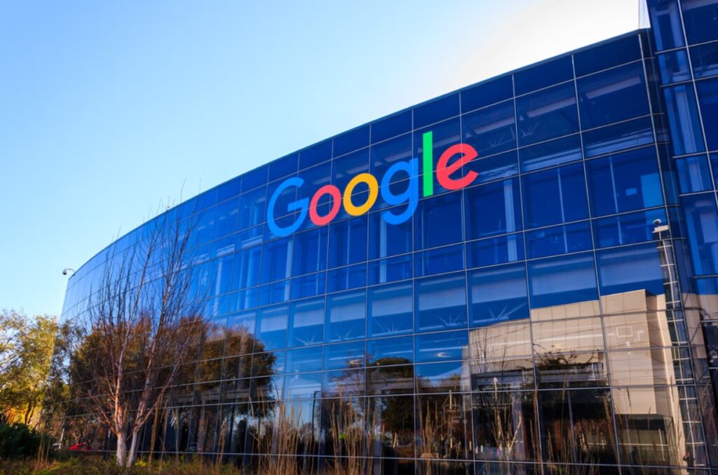 Fotografía del edificio principal de Google en California, EE. UU.